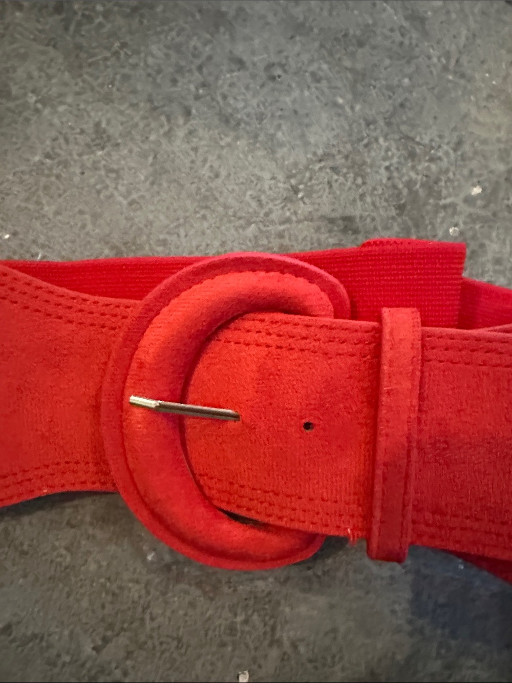 Red Wide Elastic Belt with Round Buckle - Picture 3 of 7
